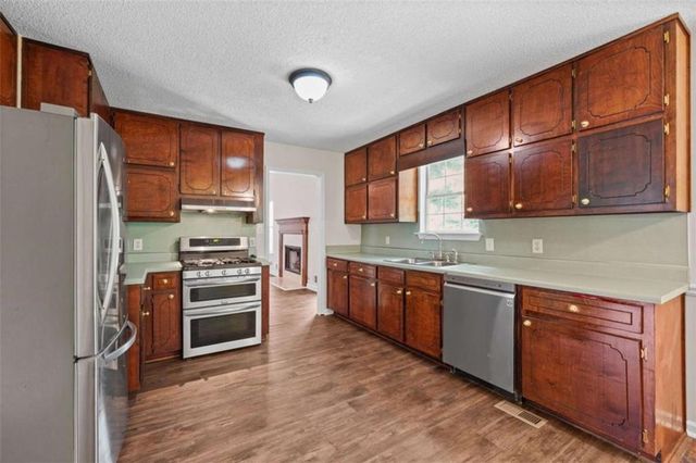 128 Kelleytown Woods Drive, Mcdonough, GA 30252