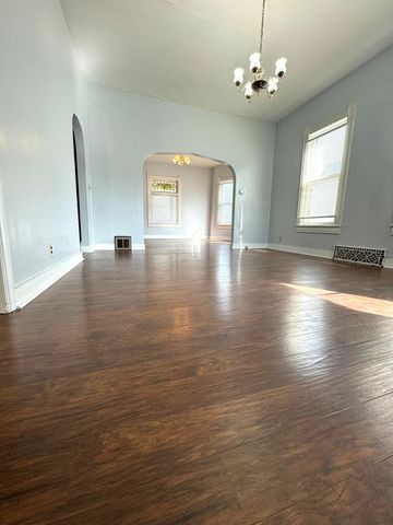 606 E PIERCE Street, Council Bluffs, IA 51503