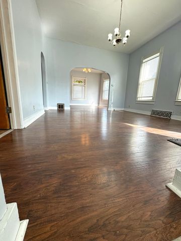606 E PIERCE Street, Council Bluffs, IA 51503
