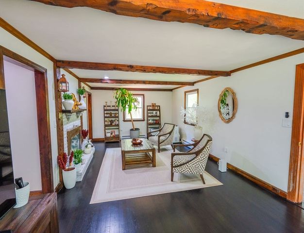 586 Turnpike St, Stoughton, MA 02072