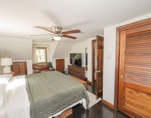 586 Turnpike St, Stoughton, MA 02072