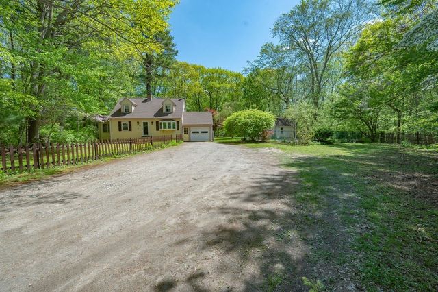 586 Turnpike St, Stoughton, MA 02072