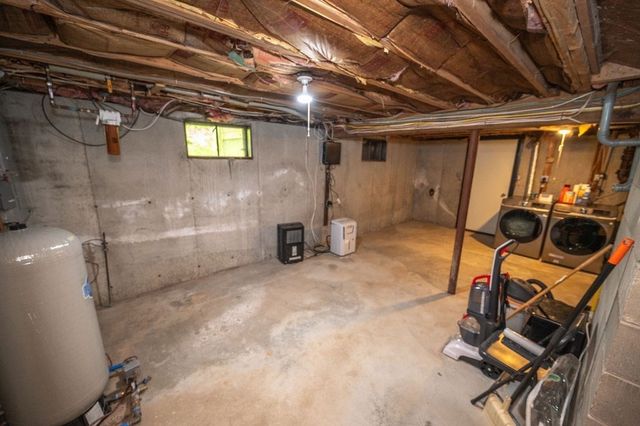 586 Turnpike St, Stoughton, MA 02072