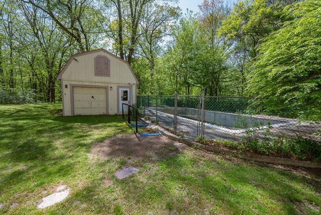 586 Turnpike St, Stoughton, MA 02072
