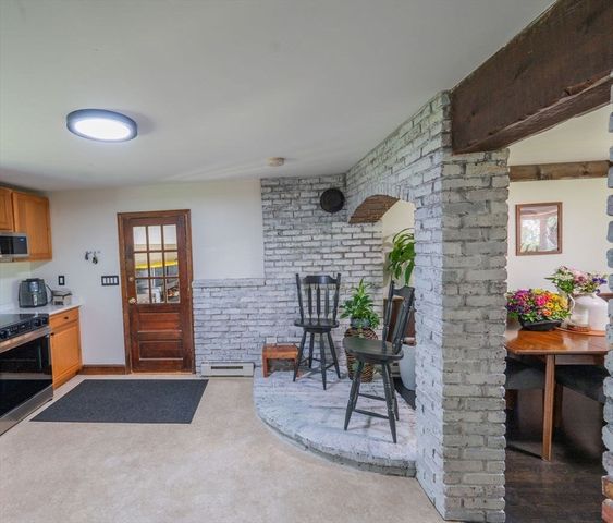 586 Turnpike St, Stoughton, MA 02072