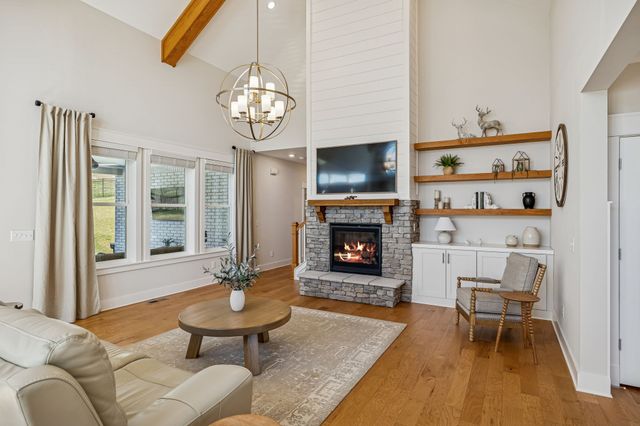 7020 Fiddlers Glen Dr, Arrington, TN 37014