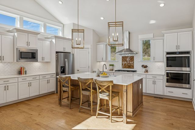 7020 Fiddlers Glen Dr, Arrington, TN 37014