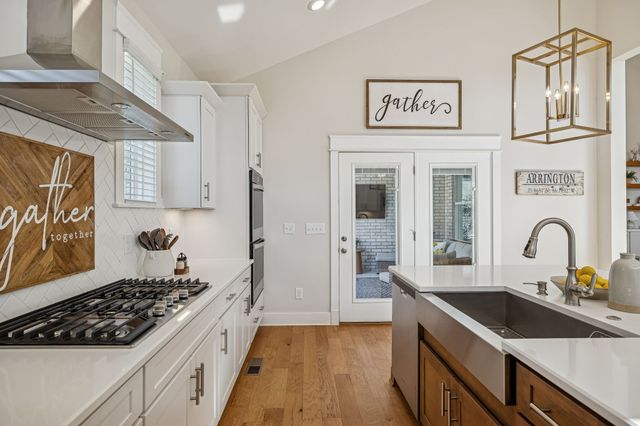 7020 Fiddlers Glen Dr, Arrington, TN 37014