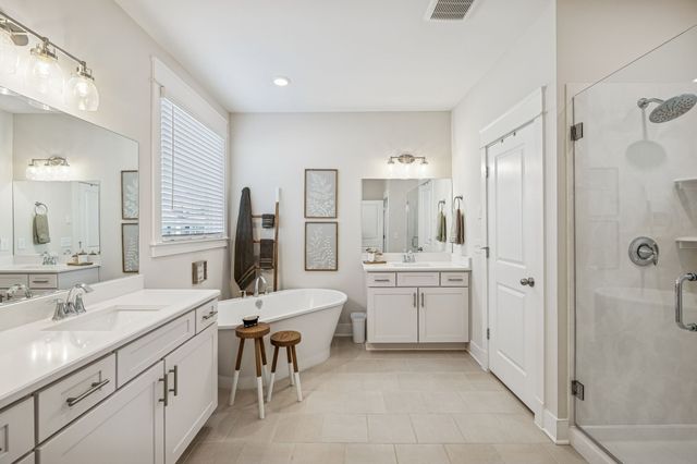 7020 Fiddlers Glen Dr, Arrington, TN 37014