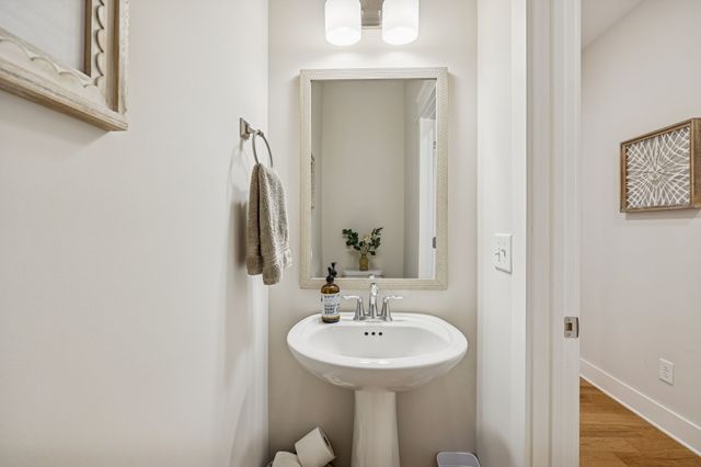 7020 Fiddlers Glen Dr, Arrington, TN 37014