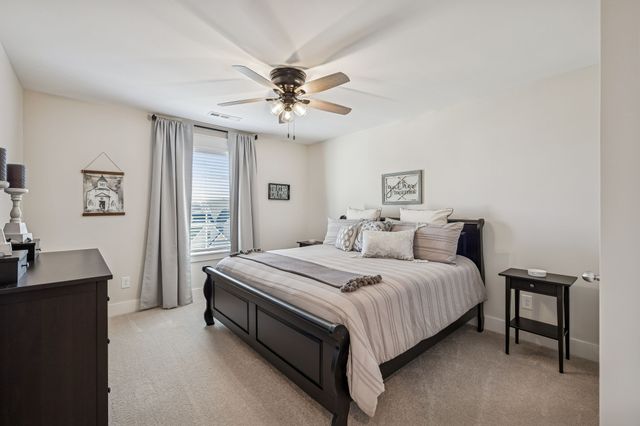 7020 Fiddlers Glen Dr, Arrington, TN 37014