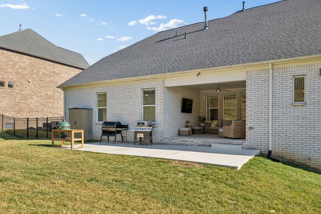 7020 Fiddlers Glen Dr, Arrington, TN 37014