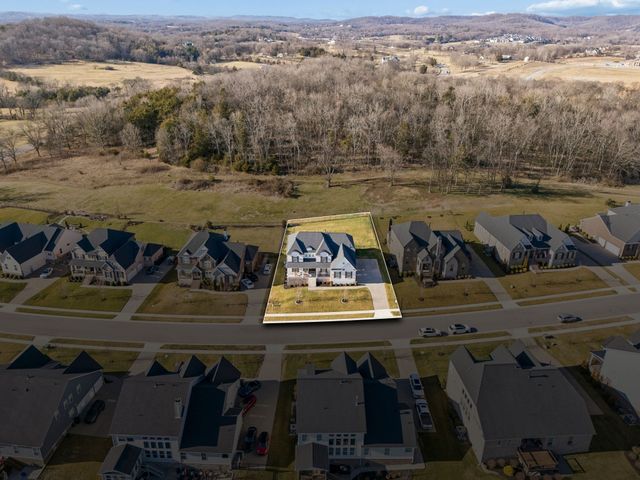 7020 Fiddlers Glen Dr, Arrington, TN 37014