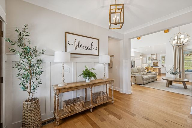 7020 Fiddlers Glen Dr, Arrington, TN 37014