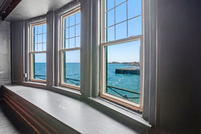 2666 E 73rd Street 4W, Chicago, IL 60649