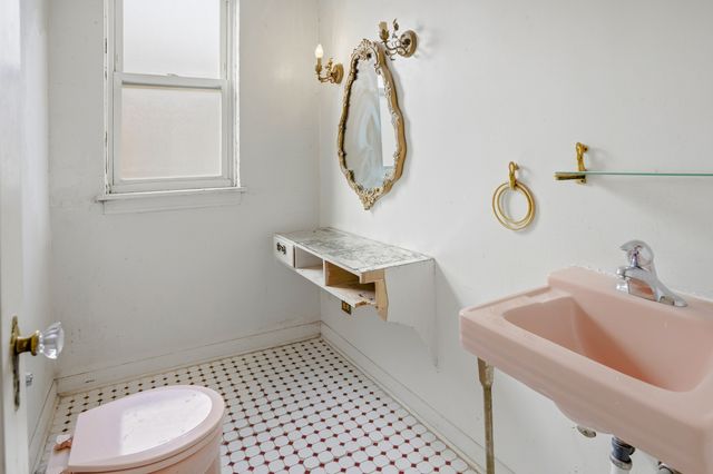 2666 E 73rd Street 4W, Chicago, IL 60649