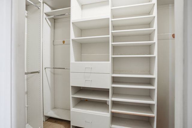 2666 E 73rd Street 4W, Chicago, IL 60649