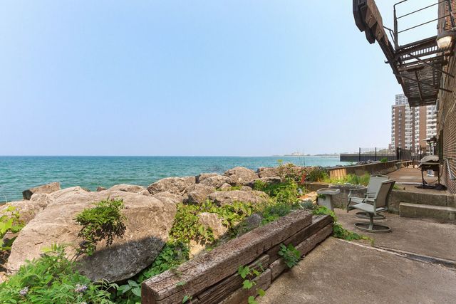 2666 E 73rd Street 4W, Chicago, IL 60649