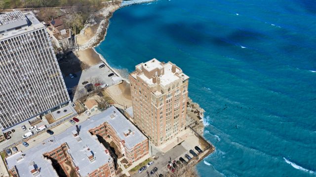 2666 E 73rd Street 4W, Chicago, IL 60649