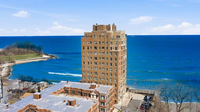 2666 E 73rd Street 4W, Chicago, IL 60649