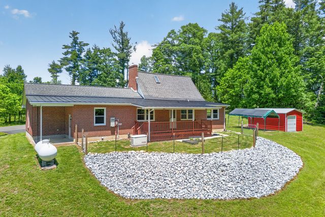 644 Daniels Run RD NE, Copper Hill, VA 24079