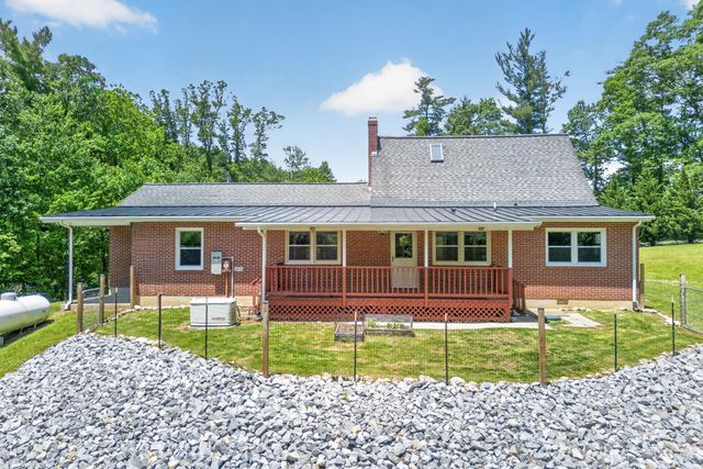 644 Daniels Run RD NE, Copper Hill, VA 24079