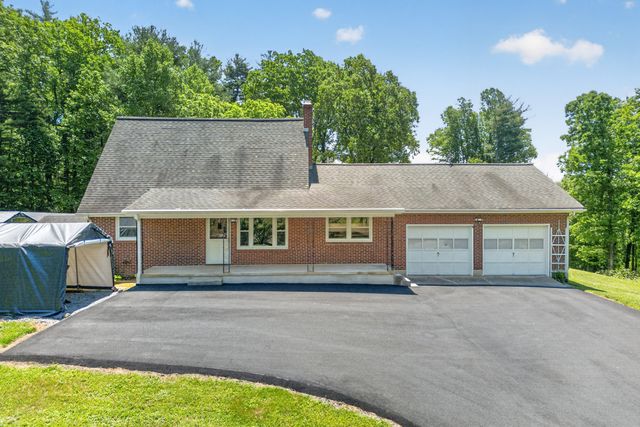 644 Daniels Run RD NE, Copper Hill, VA 24079