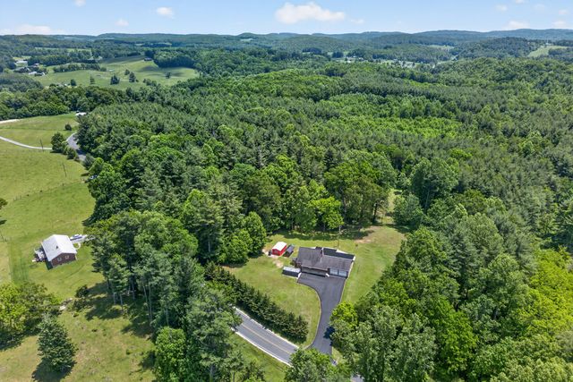 644 Daniels Run RD NE, Copper Hill, VA 24079