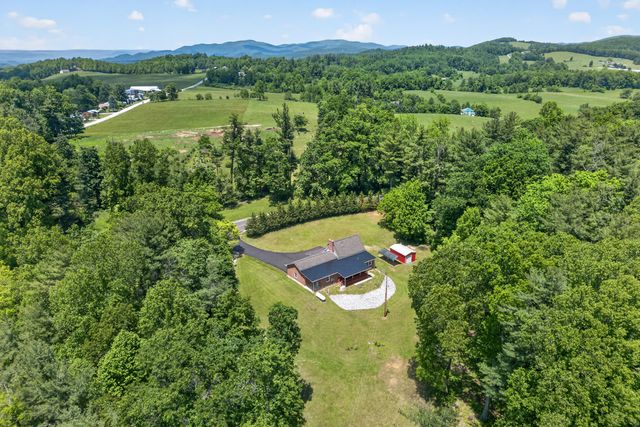 644 Daniels Run RD NE, Copper Hill, VA 24079