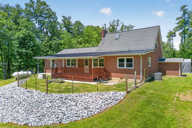 644 Daniels Run RD NE, Copper Hill, VA 24079