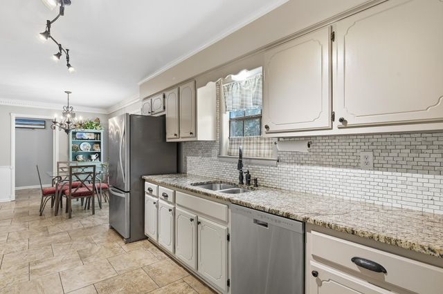 7941 ELM LEAF DR, Germantown, TN 38138