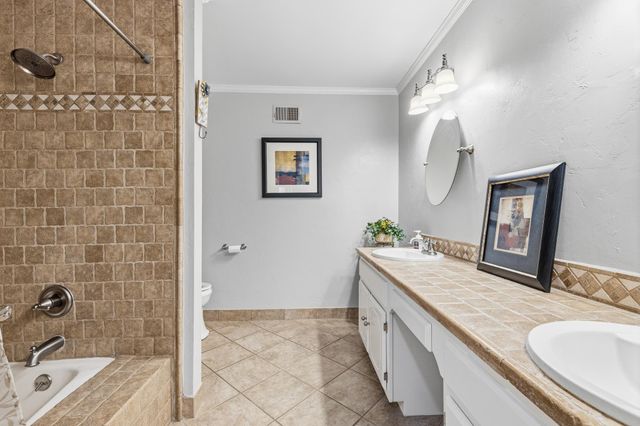 7941 ELM LEAF DR, Germantown, TN 38138