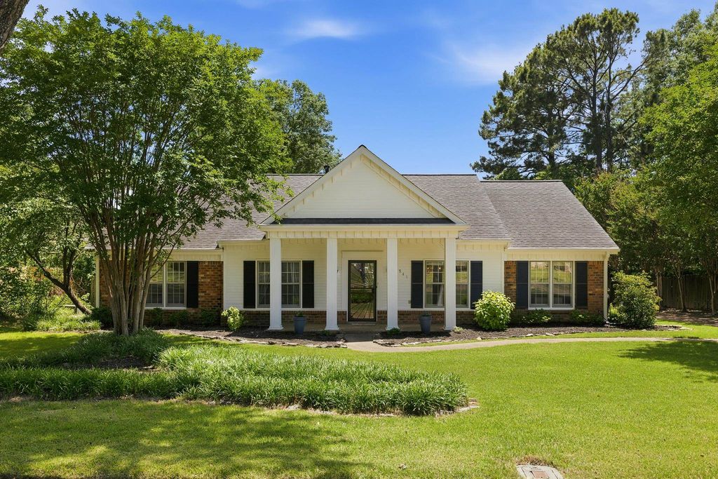 7941 ELM LEAF DR, Germantown, TN 38138