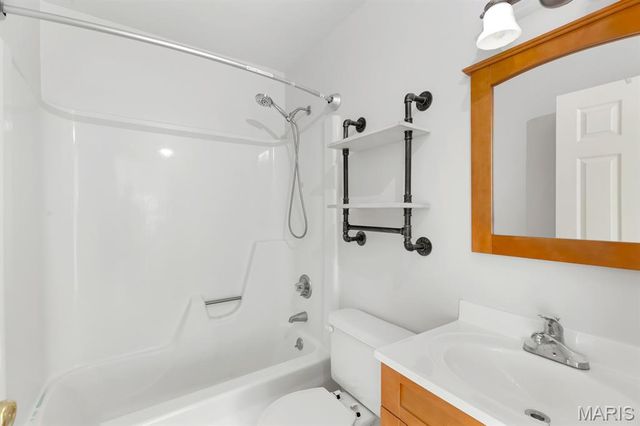 2873 Fairways Circle N, Unincorporated, MO 63303