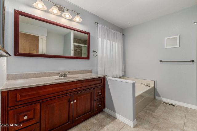 26603 S Lakeview Drive, Sun Lakes, AZ 85248