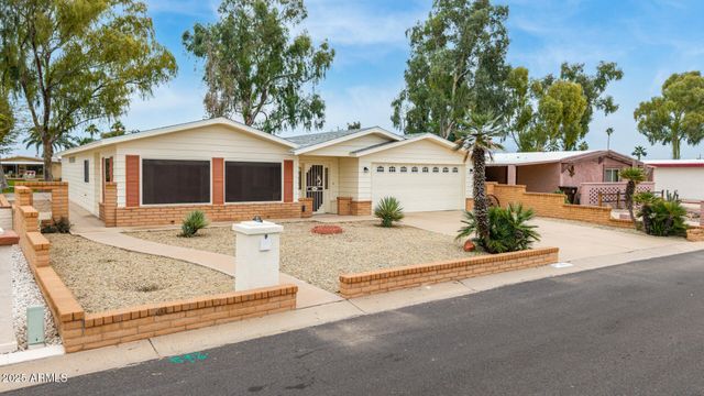 26603 S Lakeview Drive, Sun Lakes, AZ 85248