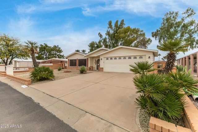 26603 S Lakeview Drive, Sun Lakes, AZ 85248