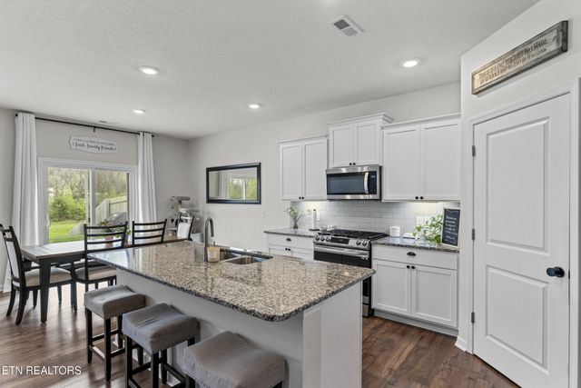 991 Hampton Place Circle, Loudon, TN 37774