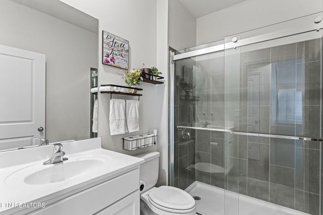 991 Hampton Place Circle, Loudon, TN 37774