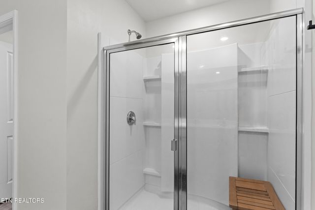 991 Hampton Place Circle, Loudon, TN 37774