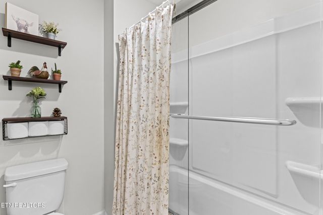 991 Hampton Place Circle, Loudon, TN 37774