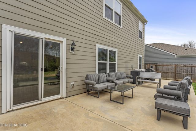 991 Hampton Place Circle, Loudon, TN 37774