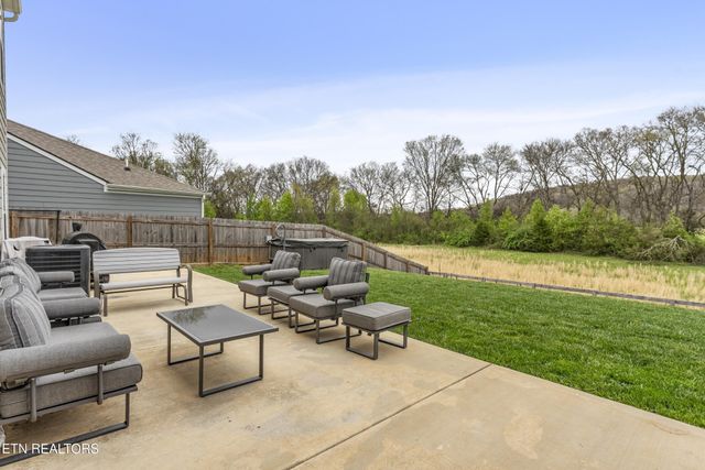 991 Hampton Place Circle, Loudon, TN 37774