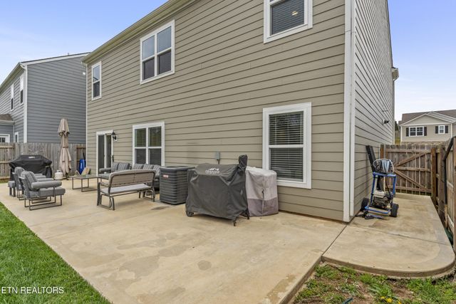 991 Hampton Place Circle, Loudon, TN 37774