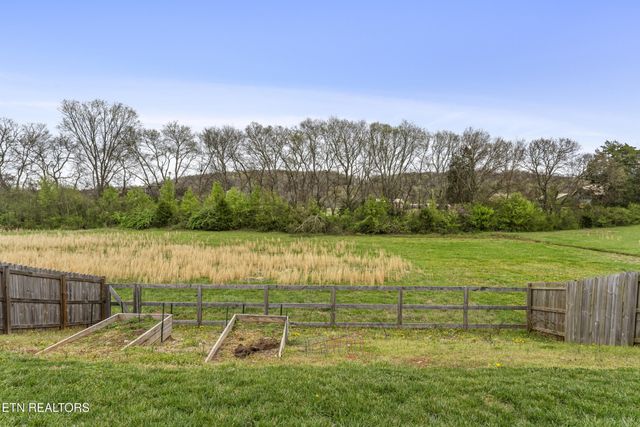 991 Hampton Place Circle, Loudon, TN 37774