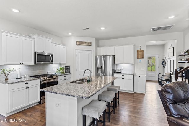 991 Hampton Place Circle, Loudon, TN 37774