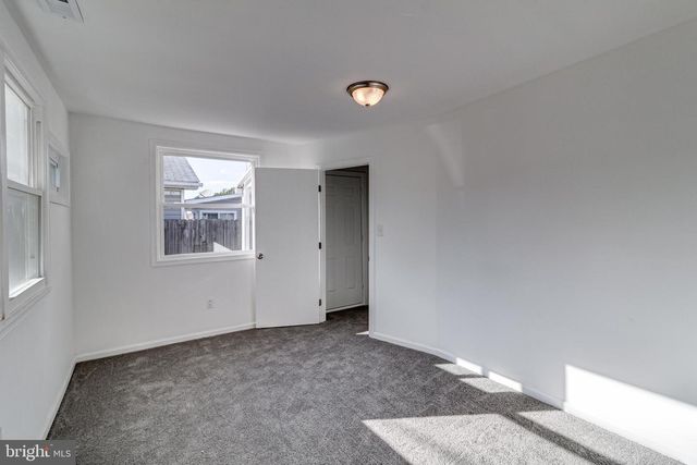 1318 WILSON POINT RD, Baltimore, MD 21220
