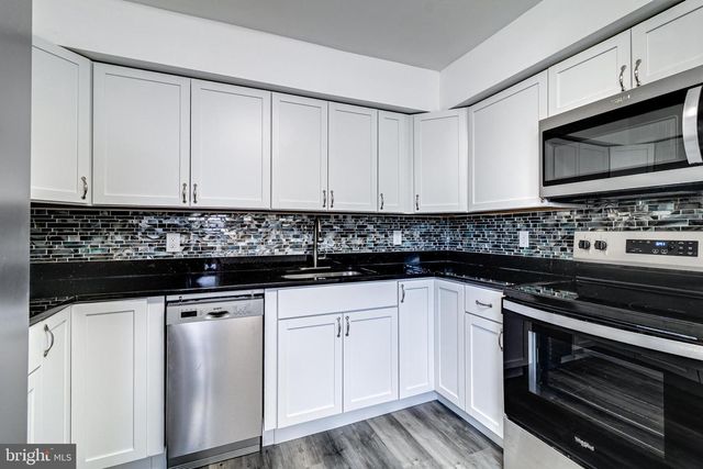 1318 WILSON POINT RD, Baltimore, MD 21220