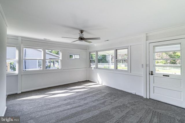 1318 WILSON POINT RD, Baltimore, MD 21220