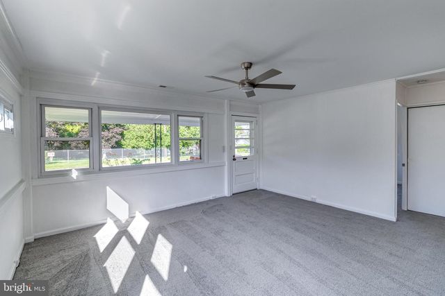 1318 WILSON POINT RD, Baltimore, MD 21220